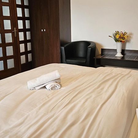 Apartment Zarnesti City Centre Vmp Free Parking Buitenkant foto
