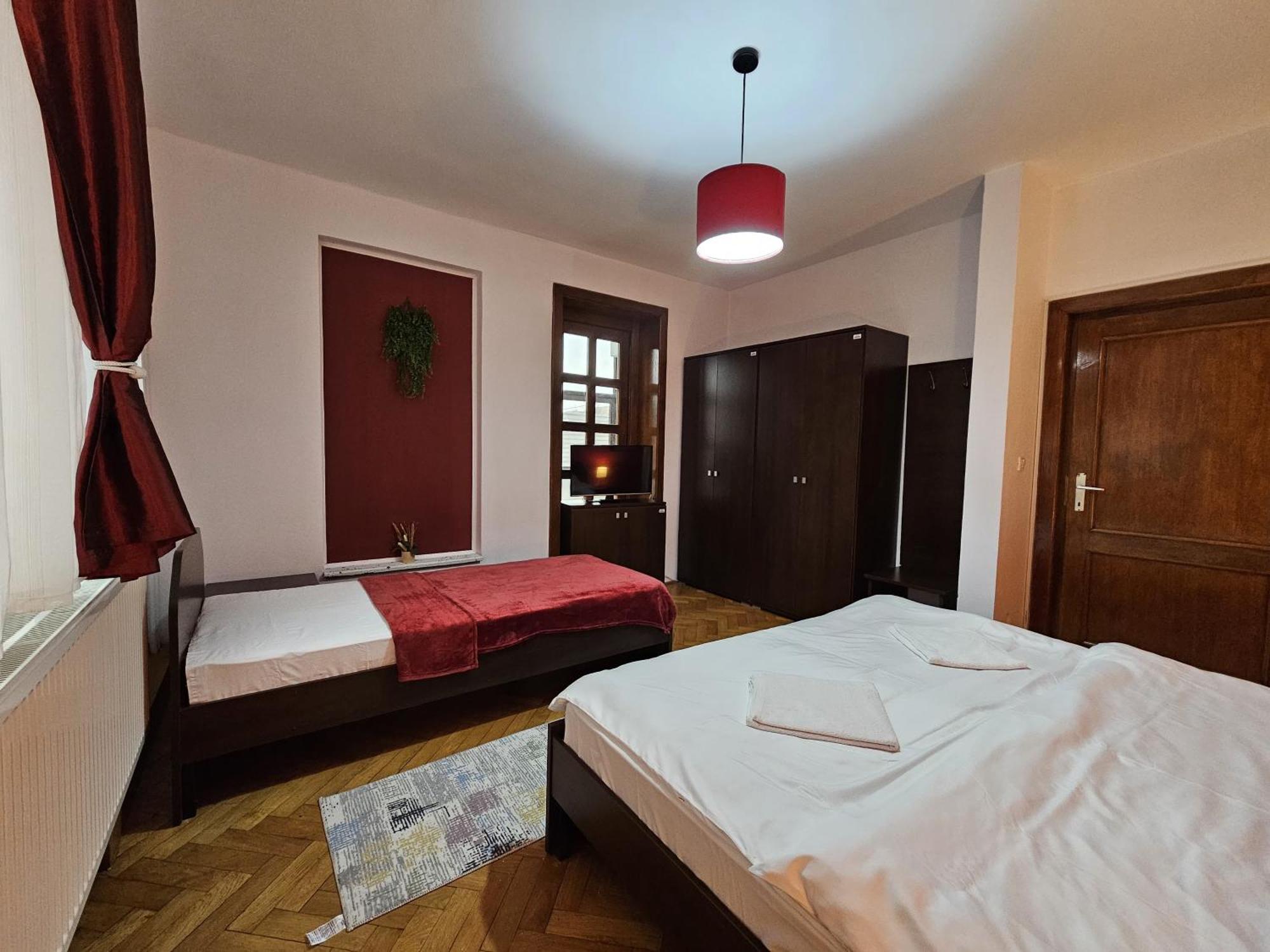 Apartment Zarnesti City Centre Vmp Free Parking Buitenkant foto