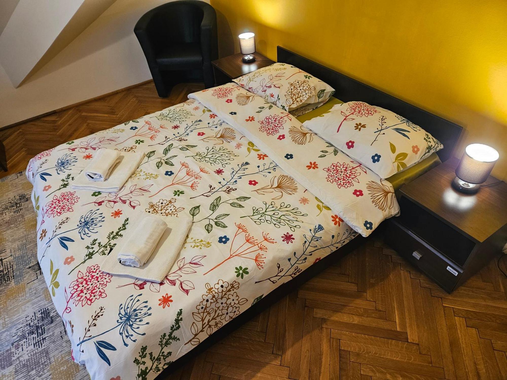Apartment Zarnesti City Centre Vmp Free Parking Buitenkant foto