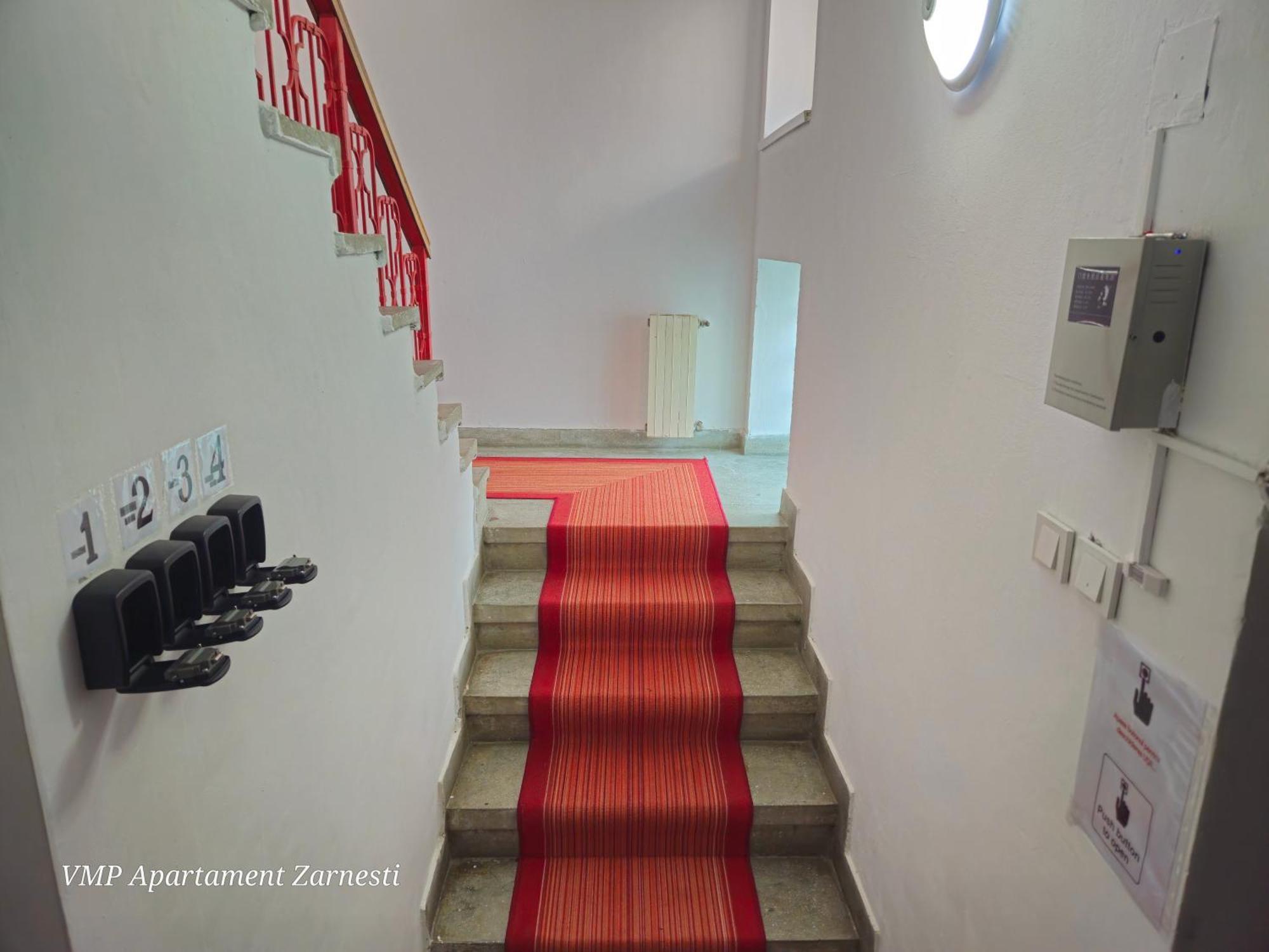 Apartment Zarnesti City Centre Vmp Free Parking Kamer foto