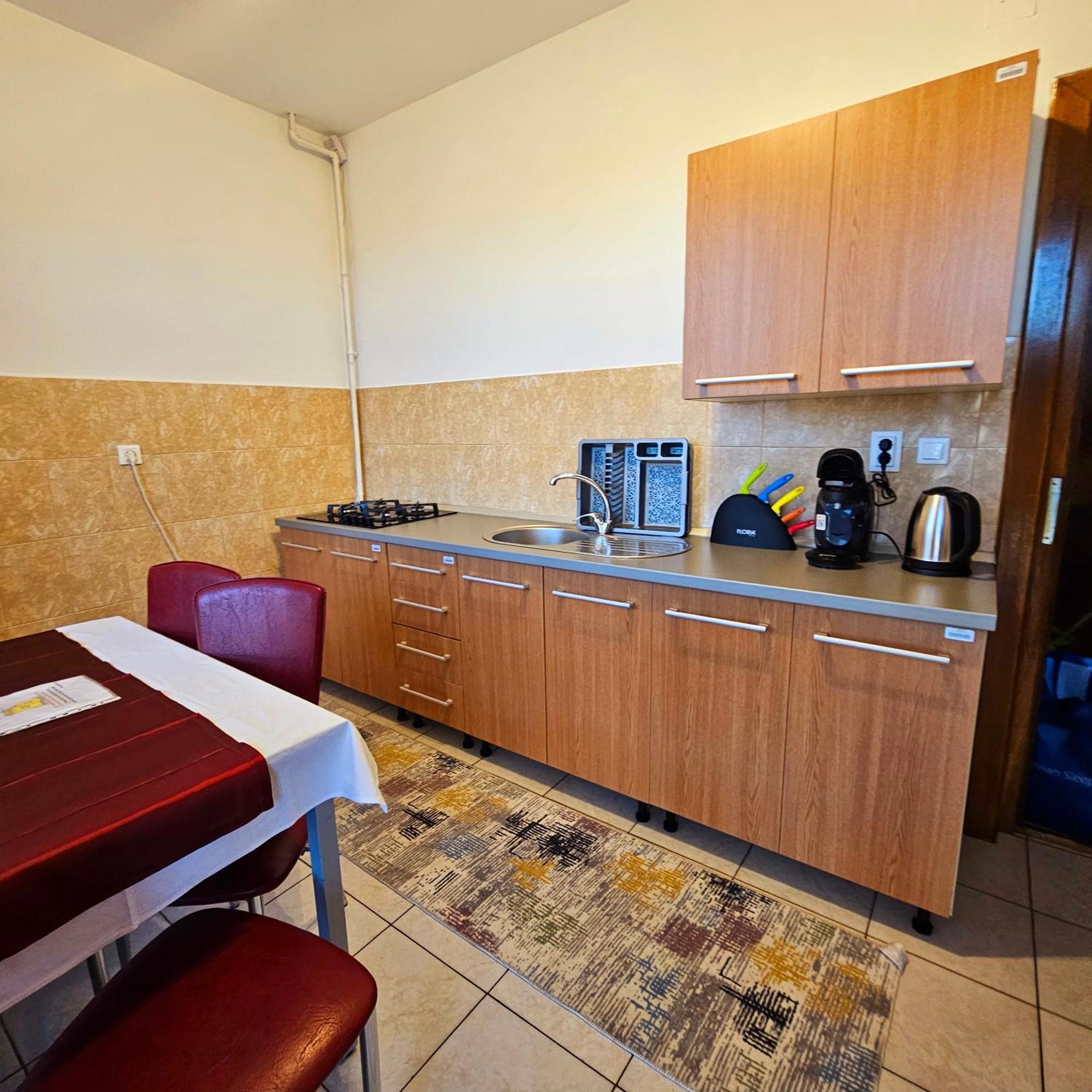 Apartment Zarnesti City Centre Vmp Free Parking Kamer foto