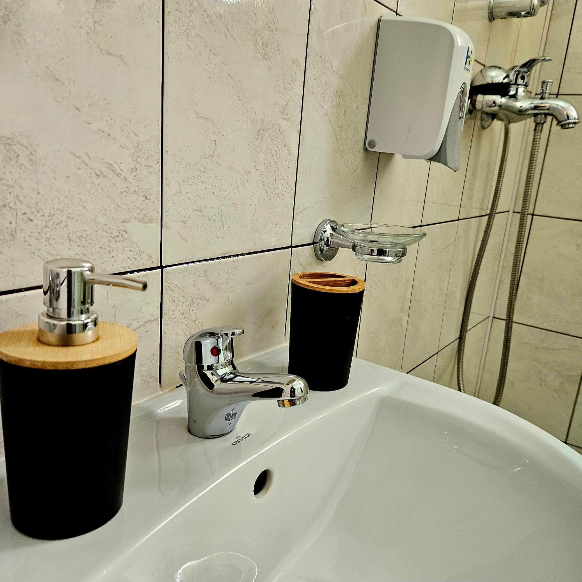 Apartment Zarnesti City Centre Vmp Free Parking Buitenkant foto