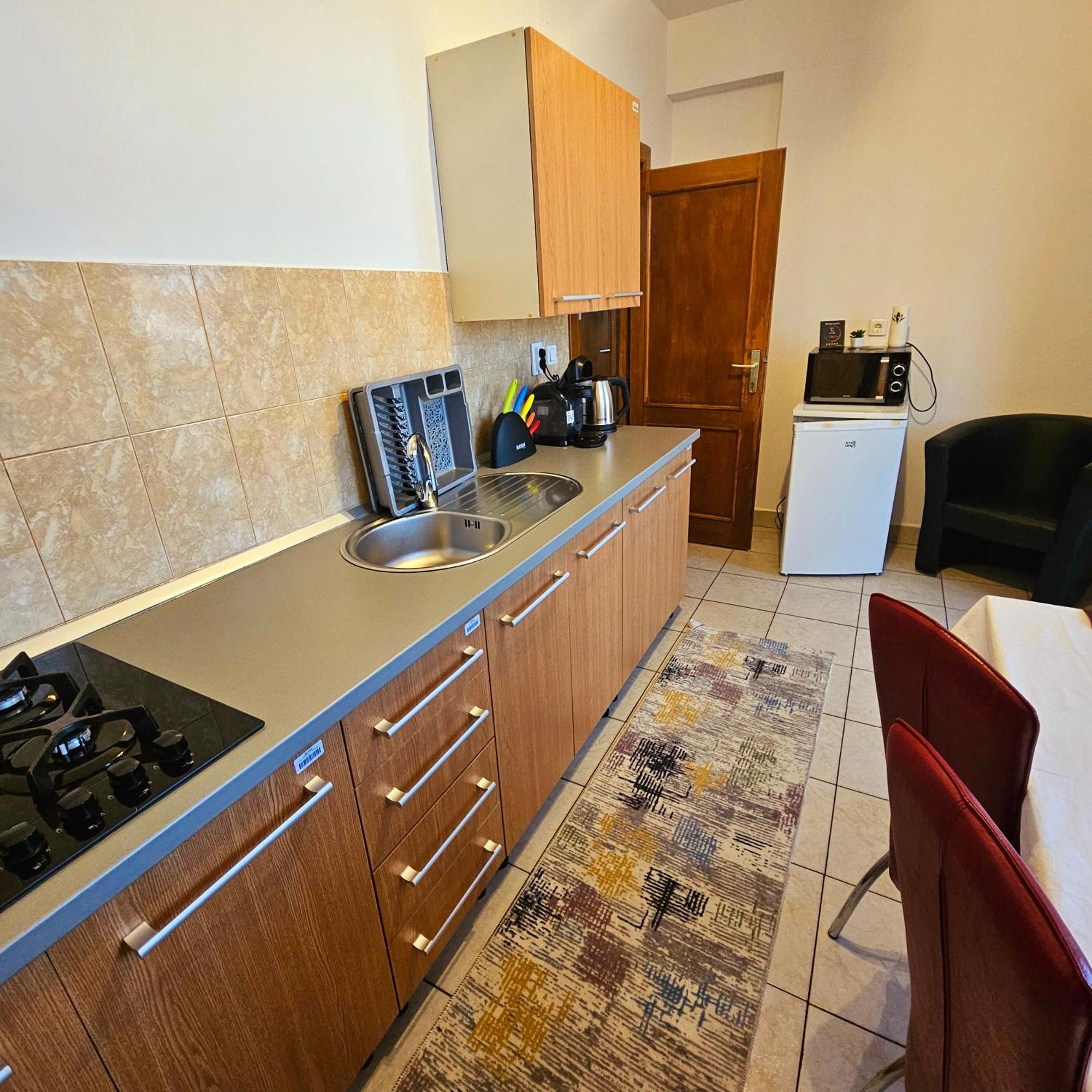 Apartment Zarnesti City Centre Vmp Free Parking Buitenkant foto