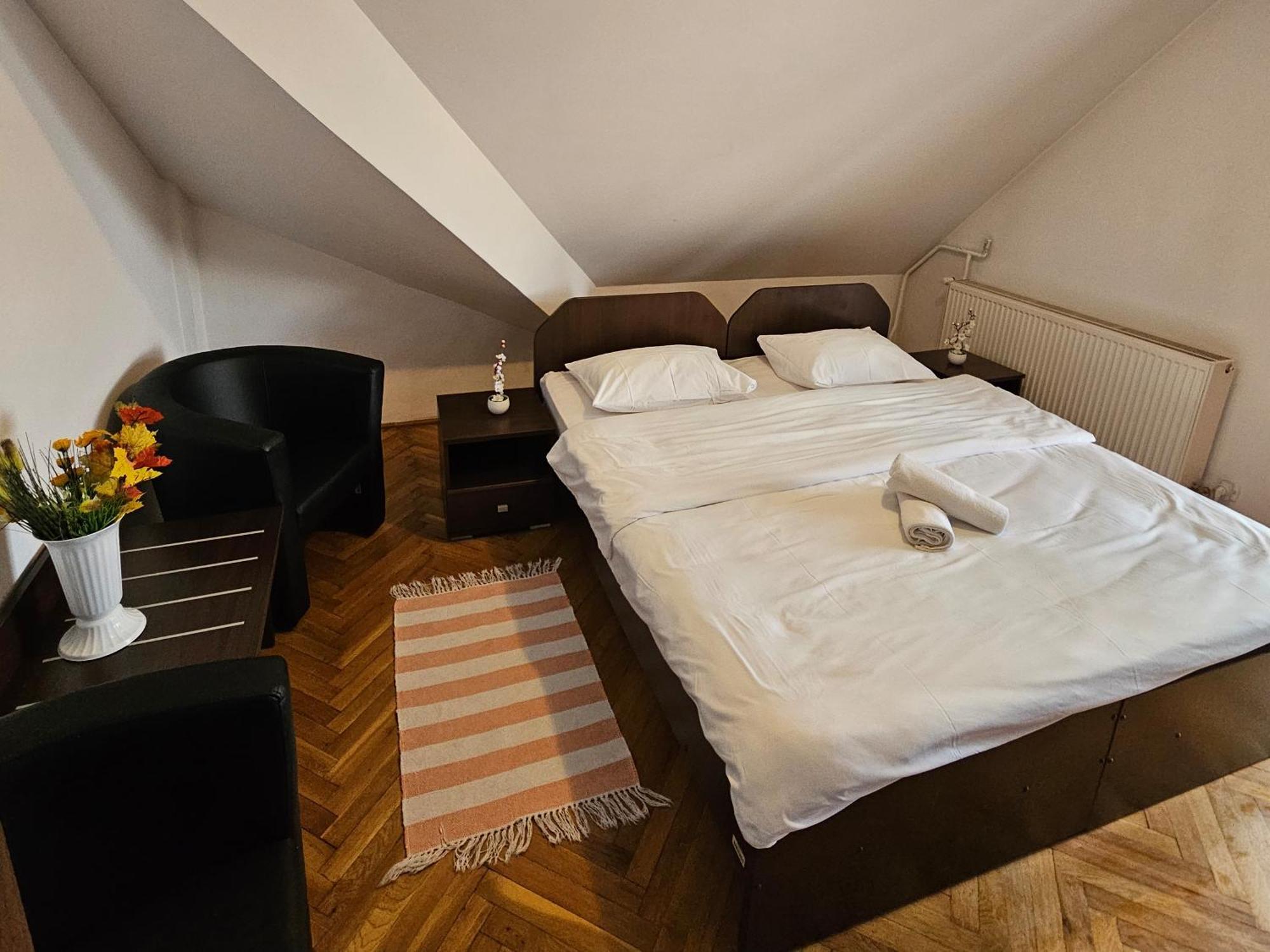 Apartment Zarnesti City Centre Vmp Free Parking Buitenkant foto