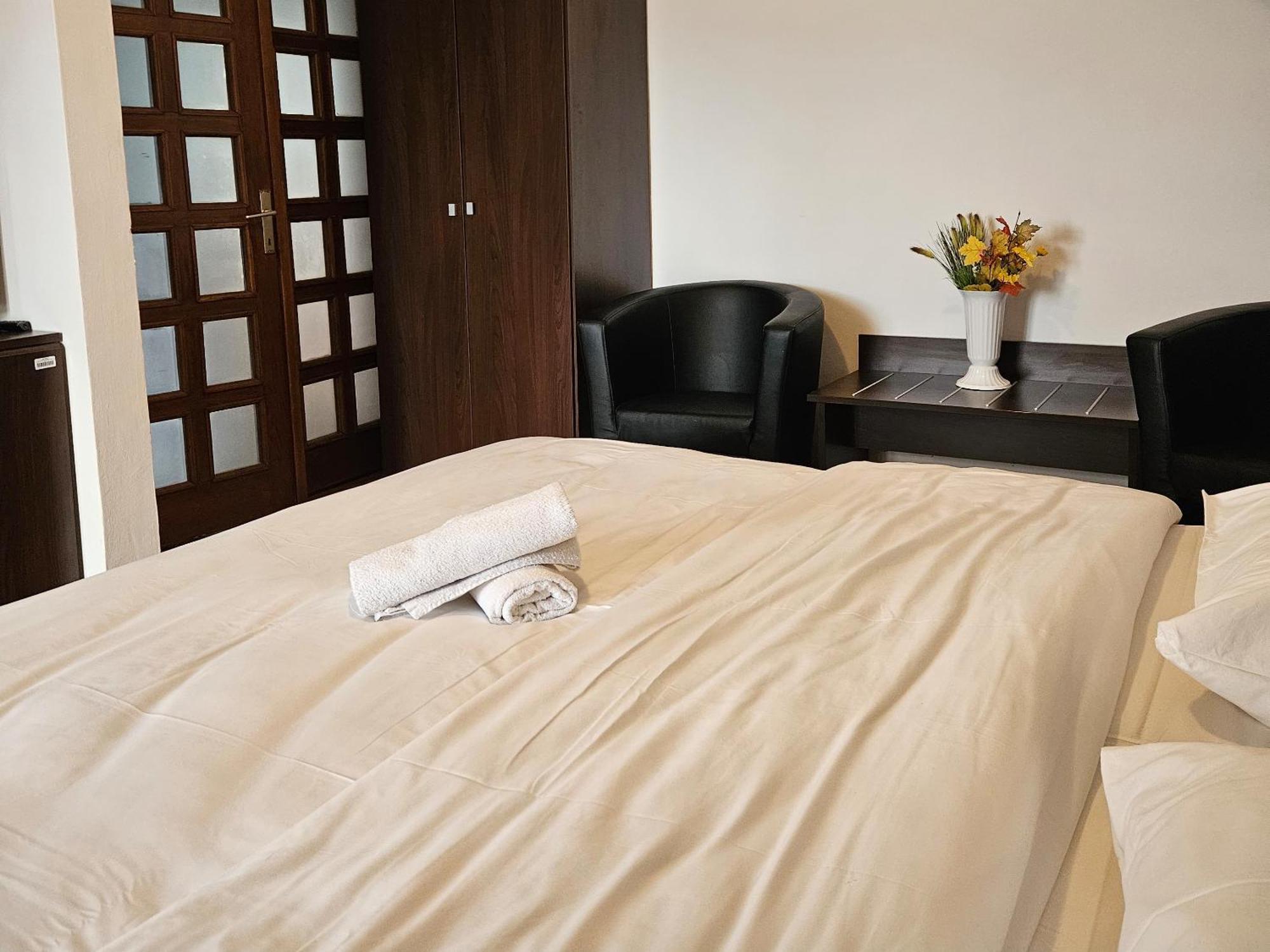 Apartment Zarnesti City Centre Vmp Free Parking Buitenkant foto