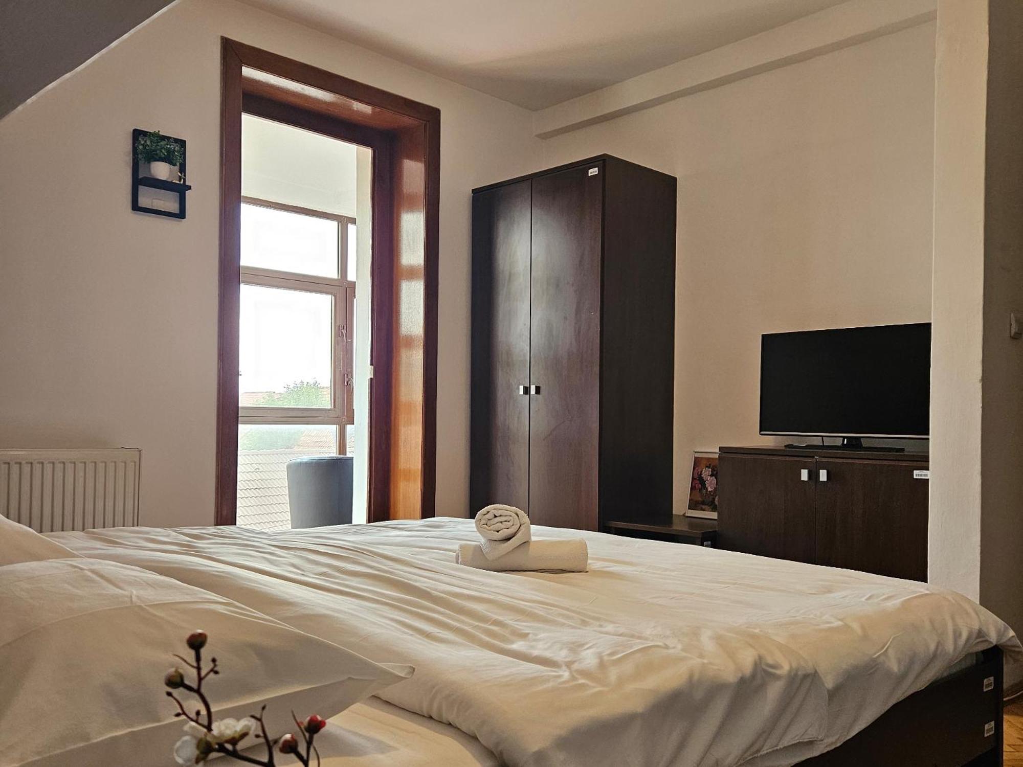 Apartment Zarnesti City Centre Vmp Free Parking Buitenkant foto